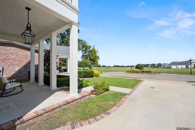 3166 Veranda Lakes Dr, Baton Rouge, LA 70810