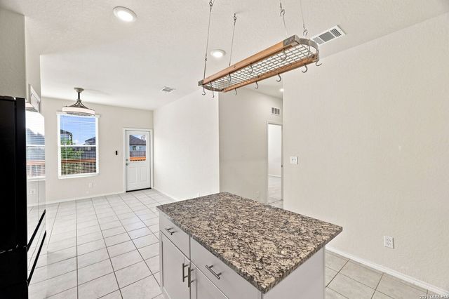 882 Crested Iris, New Braunfels, TX 78130