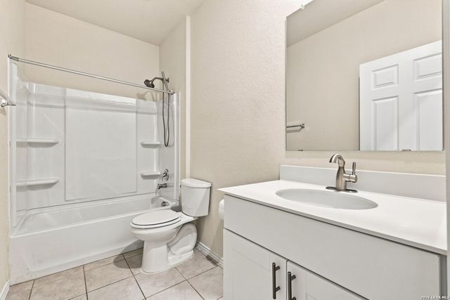 882 Crested Iris, New Braunfels, TX 78130