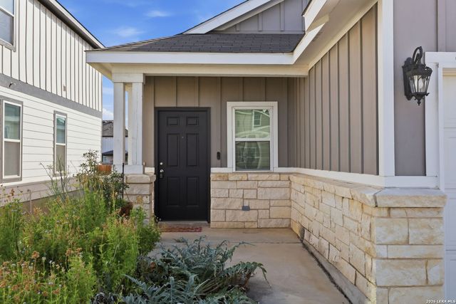 882 Crested Iris, New Braunfels, TX 78130