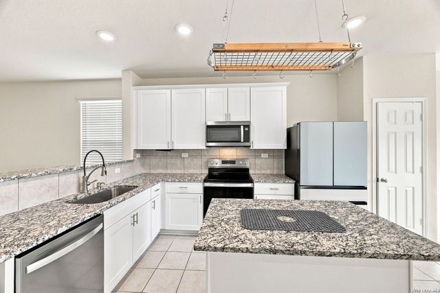 882 Crested Iris, New Braunfels, TX 78130