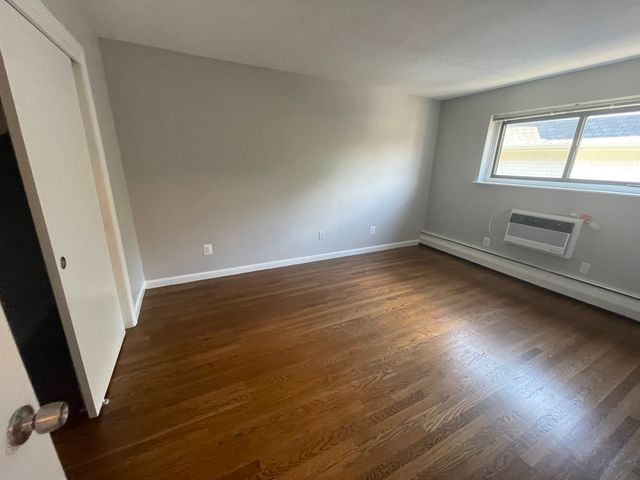 519 Washington St 9, Brookline, MA 02446