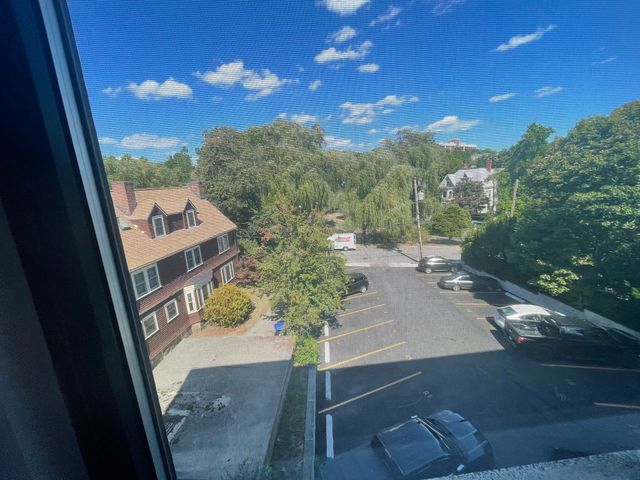 519 Washington St 9, Brookline, MA 02446