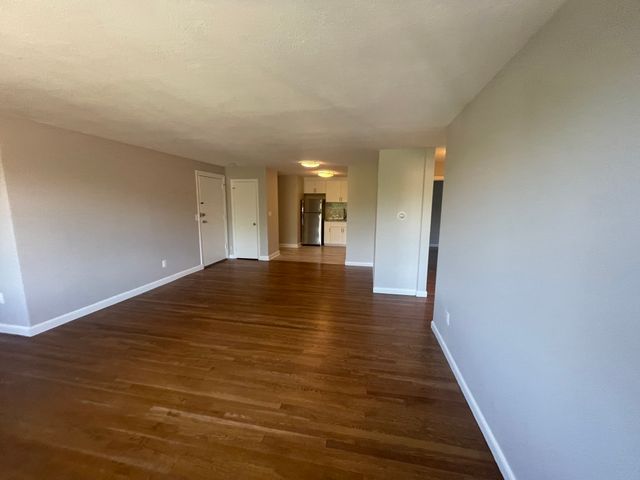 519 Washington St 9, Brookline, MA 02446