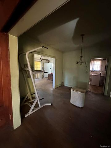 231 W Bennett Avenue, Ferndale, MI 48220