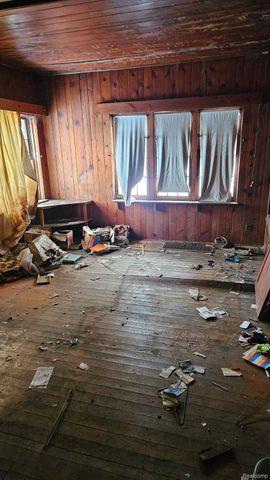 231 W Bennett Avenue, Ferndale, MI 48220