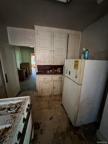 231 W Bennett Avenue, Ferndale, MI 48220