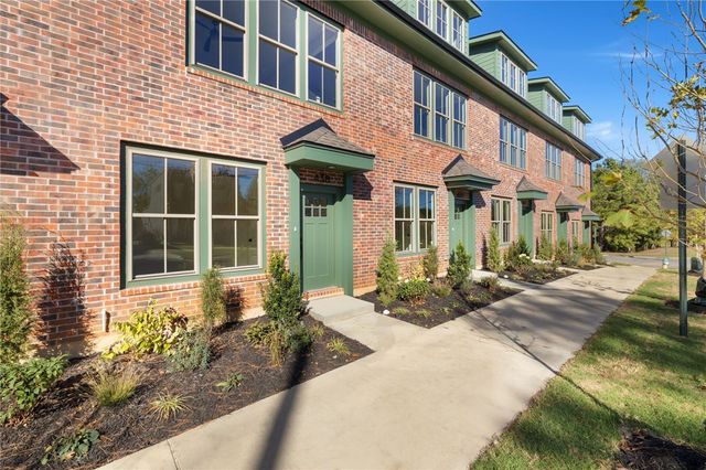 444 E Martin Luther King Jr Boulevard, Fayetteville, AR 72701