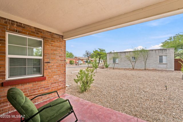 2542 E Seneca Street, Tucson, AZ 85716