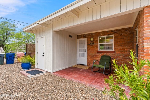2542 E Seneca Street, Tucson, AZ 85716