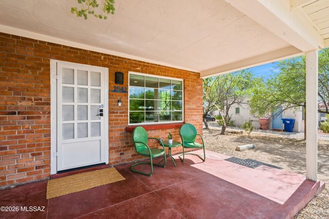 2542 E Seneca Street, Tucson, AZ 85716