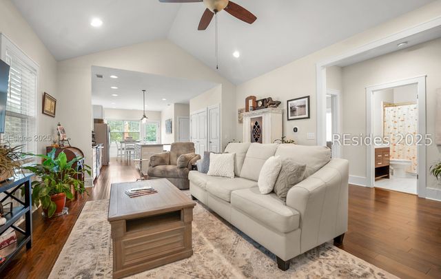 1642 Old Shell Rd, Port Royal, SC 29935