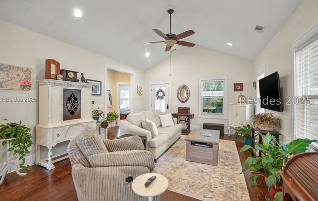 1642 Old Shell Rd, Port Royal, SC 29935