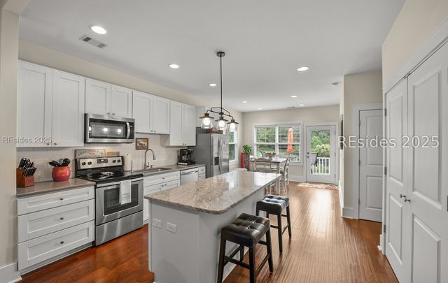 1642 Old Shell Rd, Port Royal, SC 29935