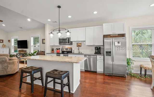 1642 Old Shell Rd, Port Royal, SC 29935