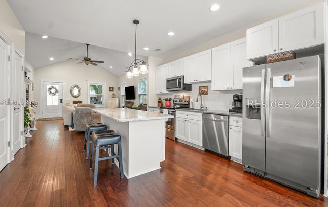 1642 Old Shell Rd, Port Royal, SC 29935