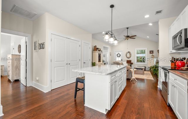 1642 Old Shell Rd, Port Royal, SC 29935