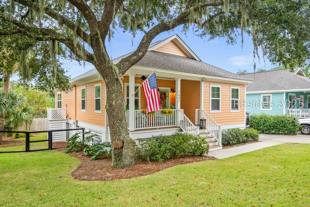1642 Old Shell Rd, Port Royal, SC 29935
