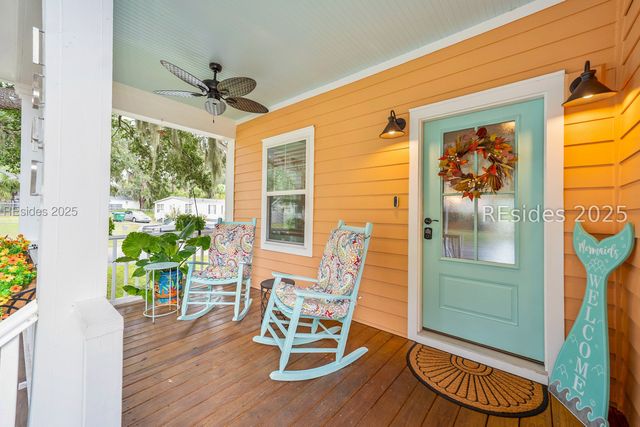 1642 Old Shell Rd, Port Royal, SC 29935