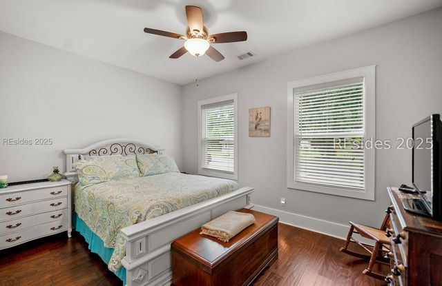 1642 Old Shell Rd, Port Royal, SC 29935