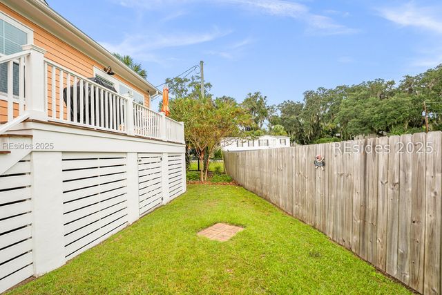 1642 Old Shell Rd, Port Royal, SC 29935