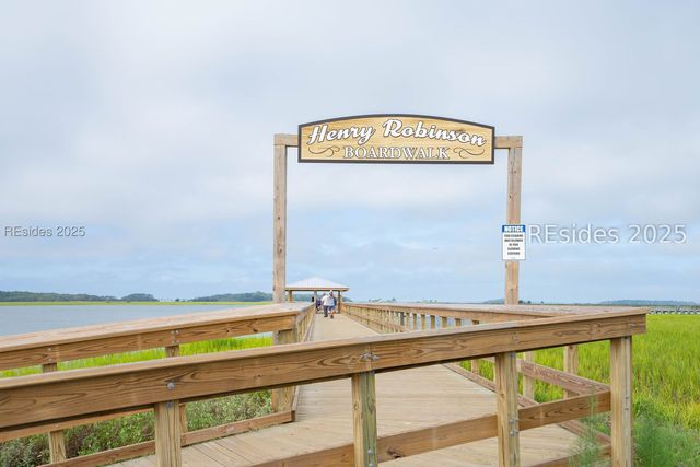 1642 Old Shell Rd, Port Royal, SC 29935