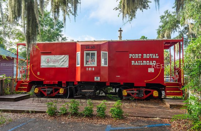 1642 Old Shell Rd, Port Royal, SC 29935