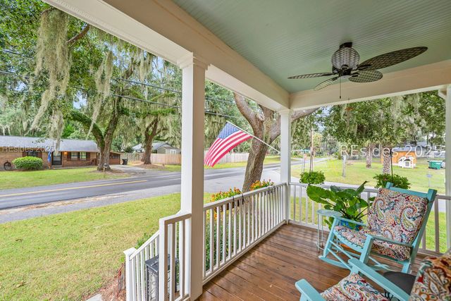 1642 Old Shell Rd, Port Royal, SC 29935