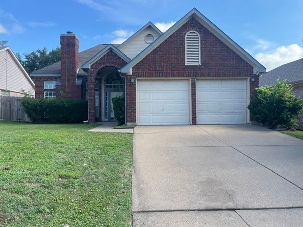 4741 Birchbend Lane, Fort Worth, TX 76137