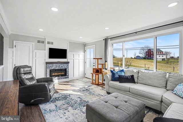 2848 KISSEL HILL RD, Lititz, PA 17543