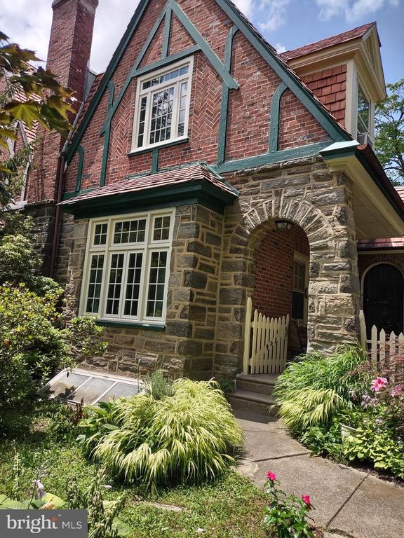 407 E ALLENS LN, Philadelphia, PA 19119