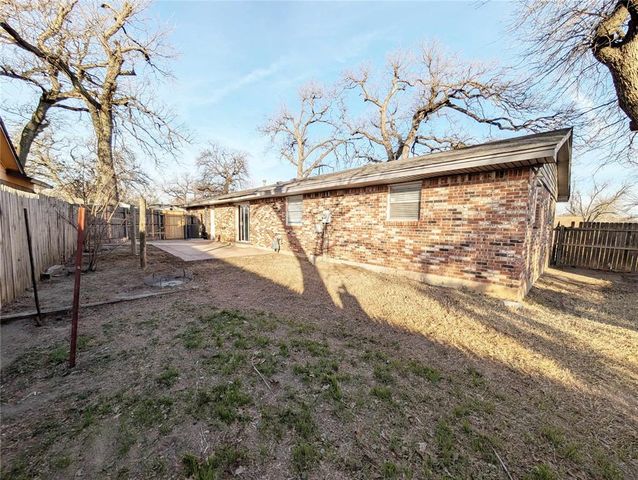 7440 NW 6th Street, Oklahoma City, OK 73127