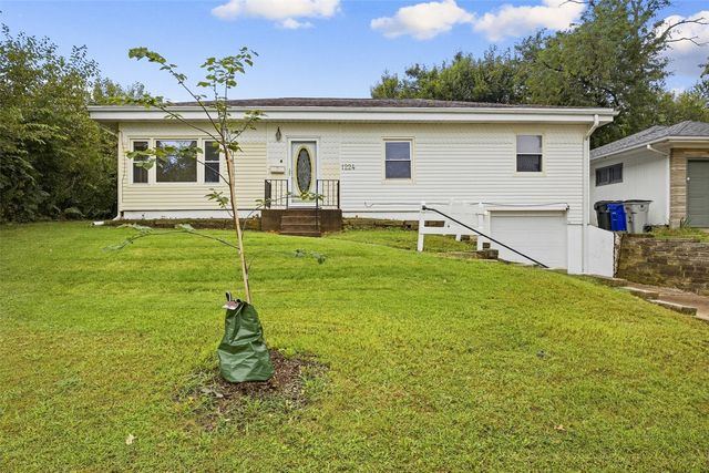 1224 20th Street SW, Cedar Rapids, IA 52404
