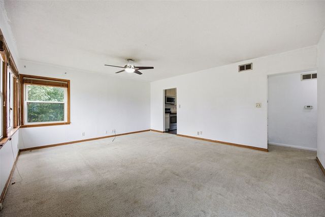 1224 20th Street SW, Cedar Rapids, IA 52404