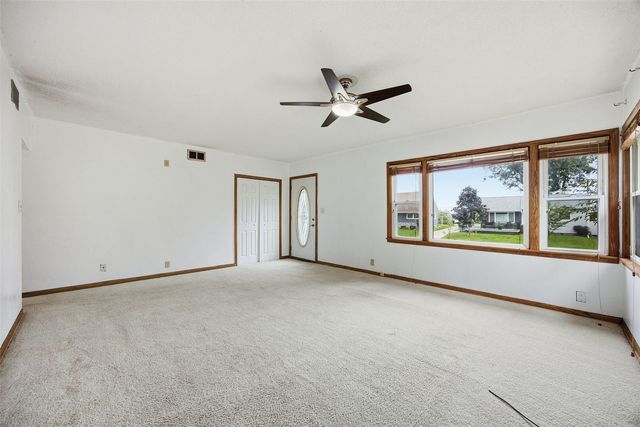 1224 20th Street SW, Cedar Rapids, IA 52404