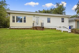 1224 20th Street SW, Cedar Rapids, IA 52404