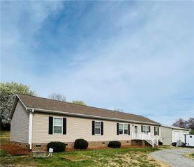111 Fosstoral Street, King, NC 27021