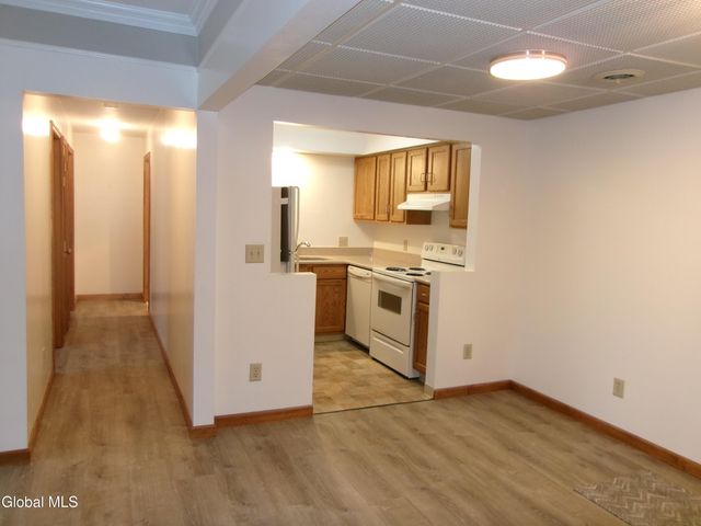 222 S Ten Broeck Street Apt 3, Scotia, NY 12302