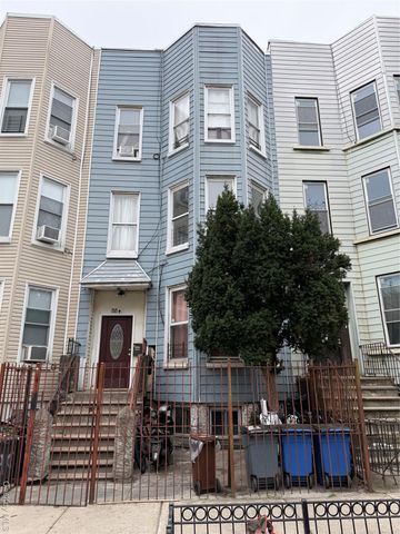 88 cornelia, Brooklyn, NY 11221