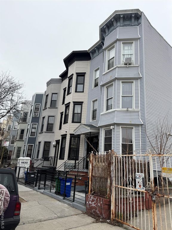 88 cornelia, Brooklyn, NY 11221