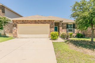 2409 Buelingo Lane, Fort Worth, TX 76131