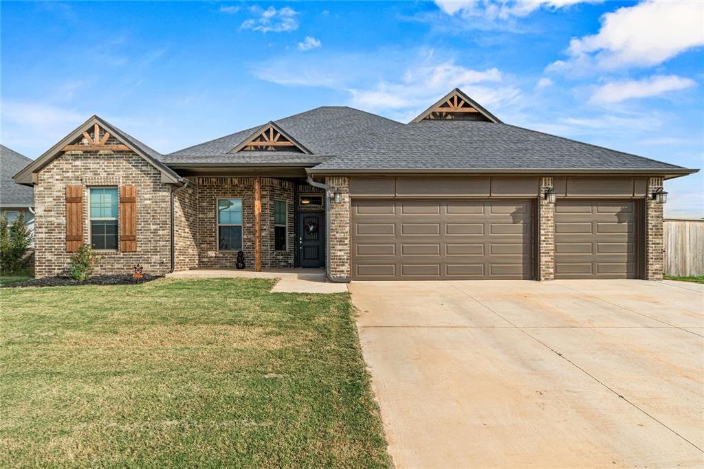 10624 Two Lakes Street, Yukon, OK 73099