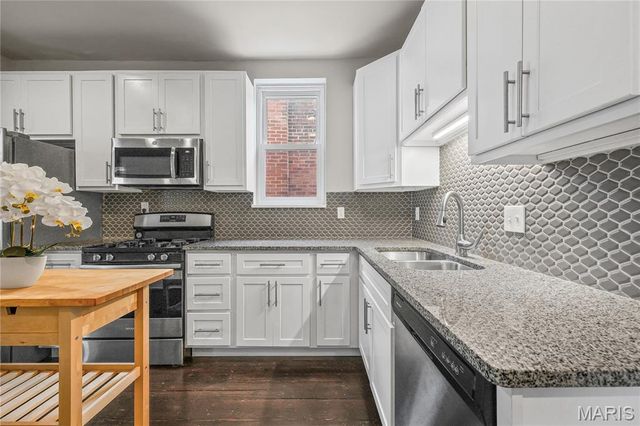 3800 Fairview Avenue, St Louis, MO 63116