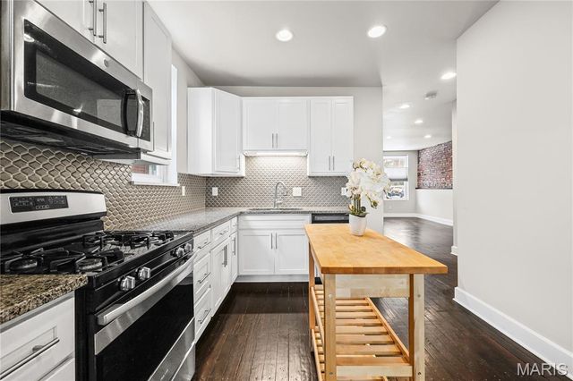 3800 Fairview Avenue, St Louis, MO 63116