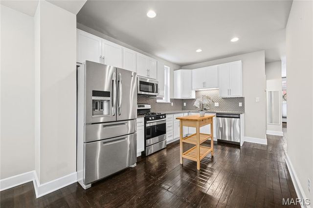 3800 Fairview Avenue, St Louis, MO 63116