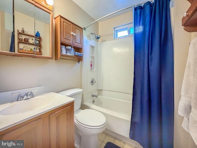 3521 CARNARVON AVE, Bristol, PA 19007