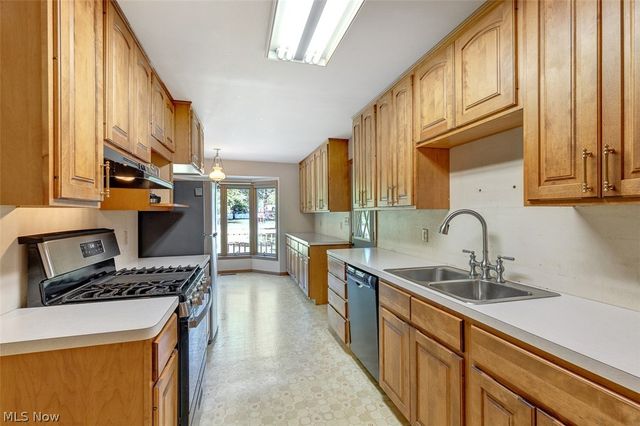 9985 Prospect Road, Strongsville, OH 44149