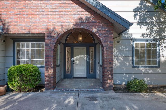 7258 N Channing Way, Fresno, CA 93711