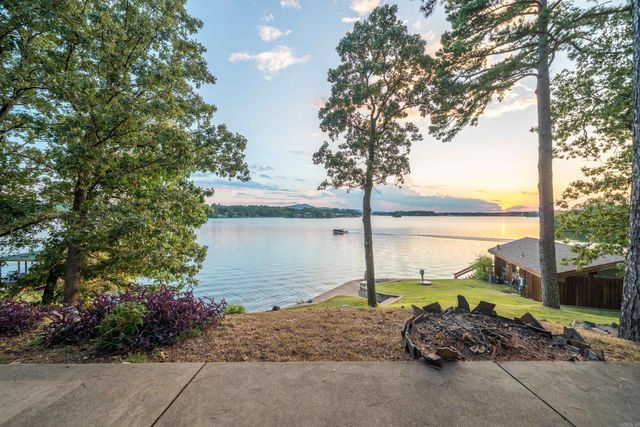 820 Lakeland Pt, Hot Springs, AR 71913