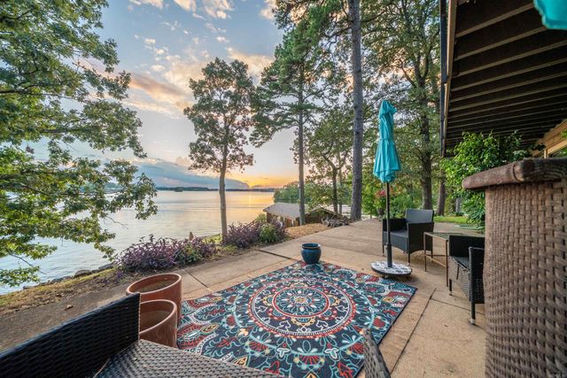 820 Lakeland Pt, Hot Springs, AR 71913